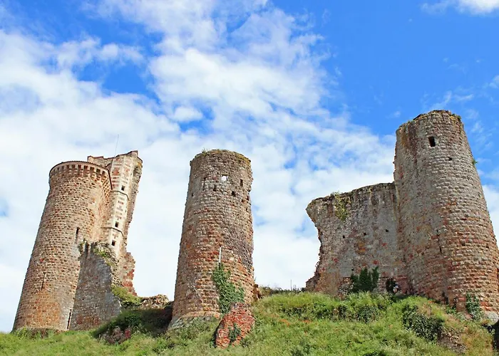 Charmante Maison Médiévale Au Cœur D'hérisson - Fr-1-489-606 * Hérisson