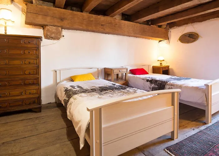 Charmante Maison Médiévale Au Cœur D'hérisson - Fr-1-489-606 * Hérisson